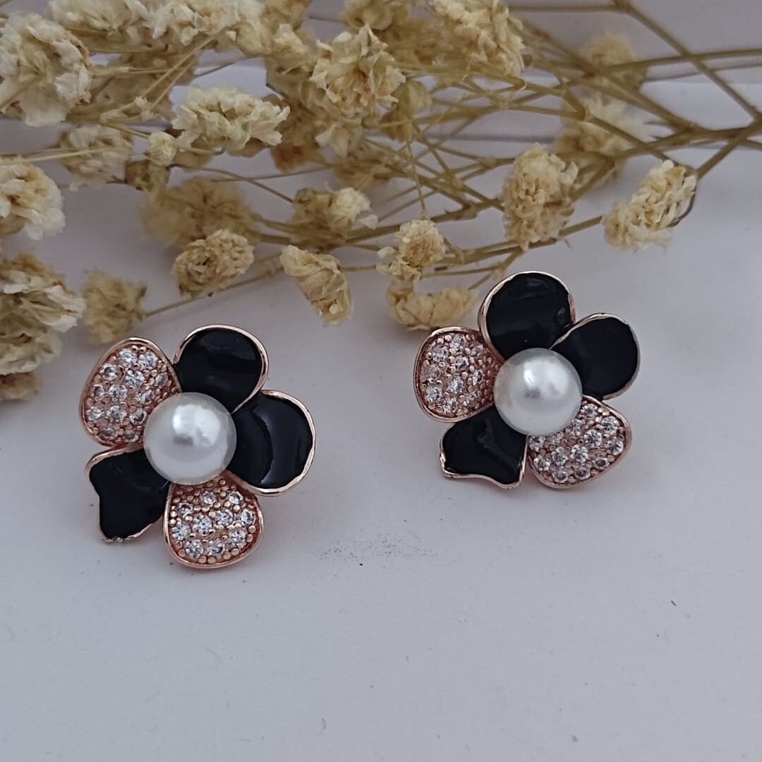 Aiko Anti Tarnish Black and Rose Gold Flower Stud Earrings