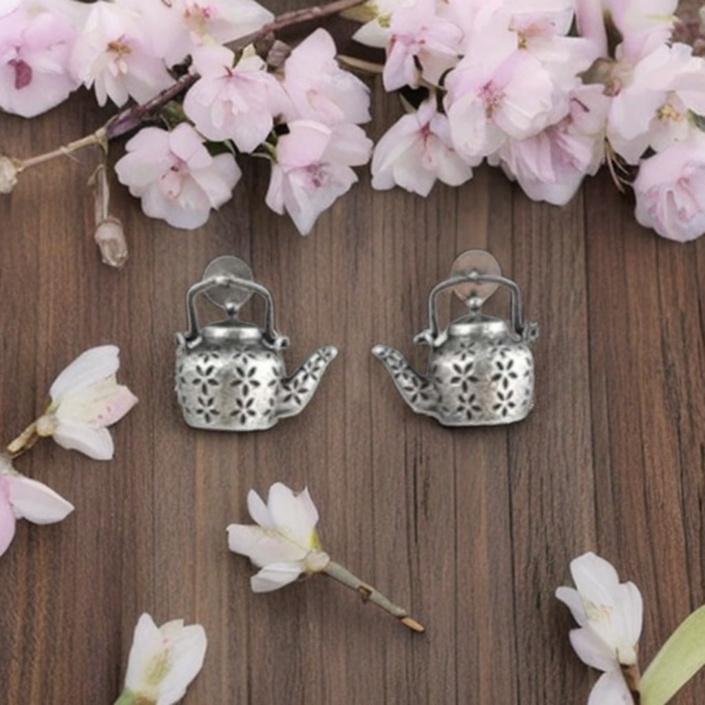 Kettle Stud Earrings