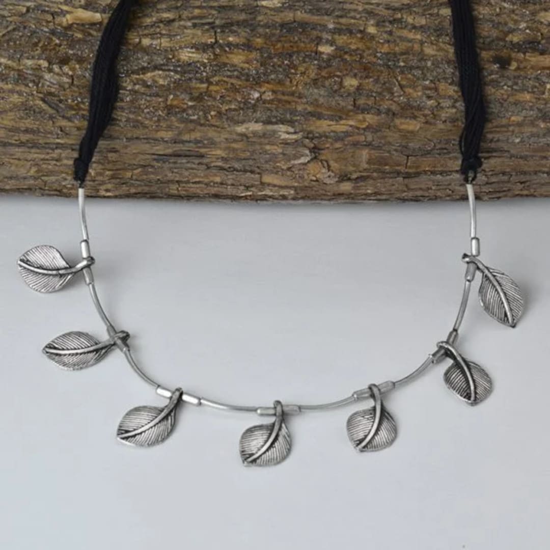 Ishana Leaf Choker