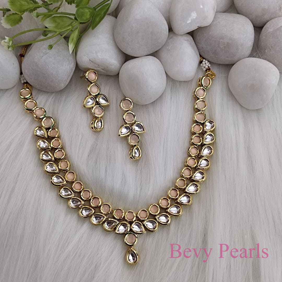 Vani Peach Kundan Choker