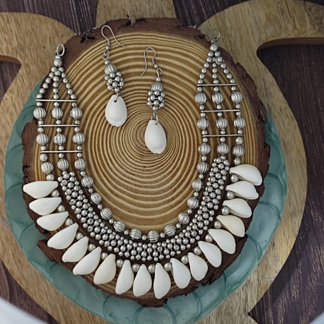 Binita Shell Necklace