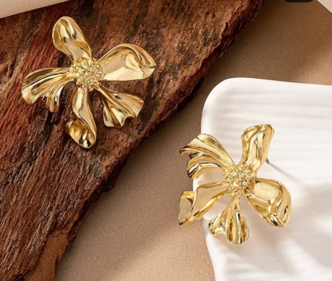 Elegant Gold Floral Statement Earrings – Sculpted Flower Design with Crystal Center