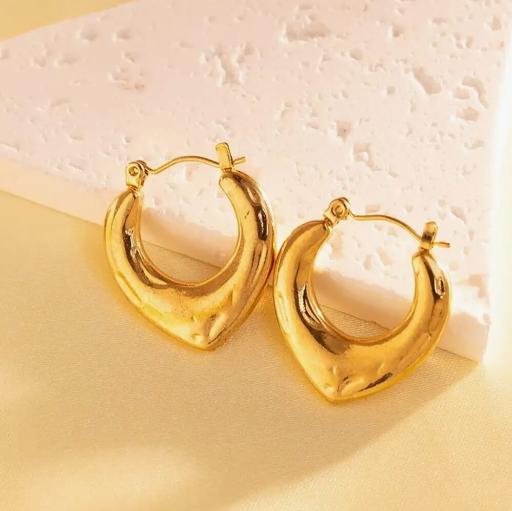 Chunky Gold Heart Hoop Earrings – Bold Minimalist Statement Hoops