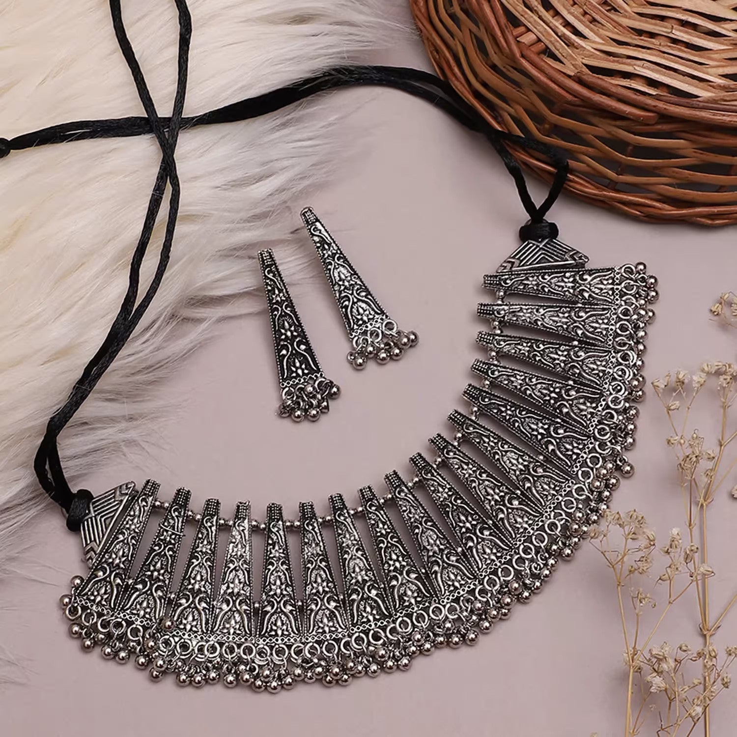 Oxidised Spike Choker