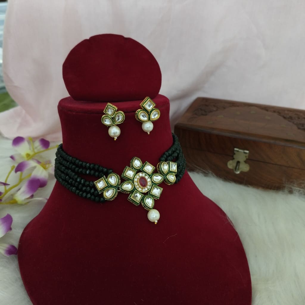 Edhitha Kundan Choker Set