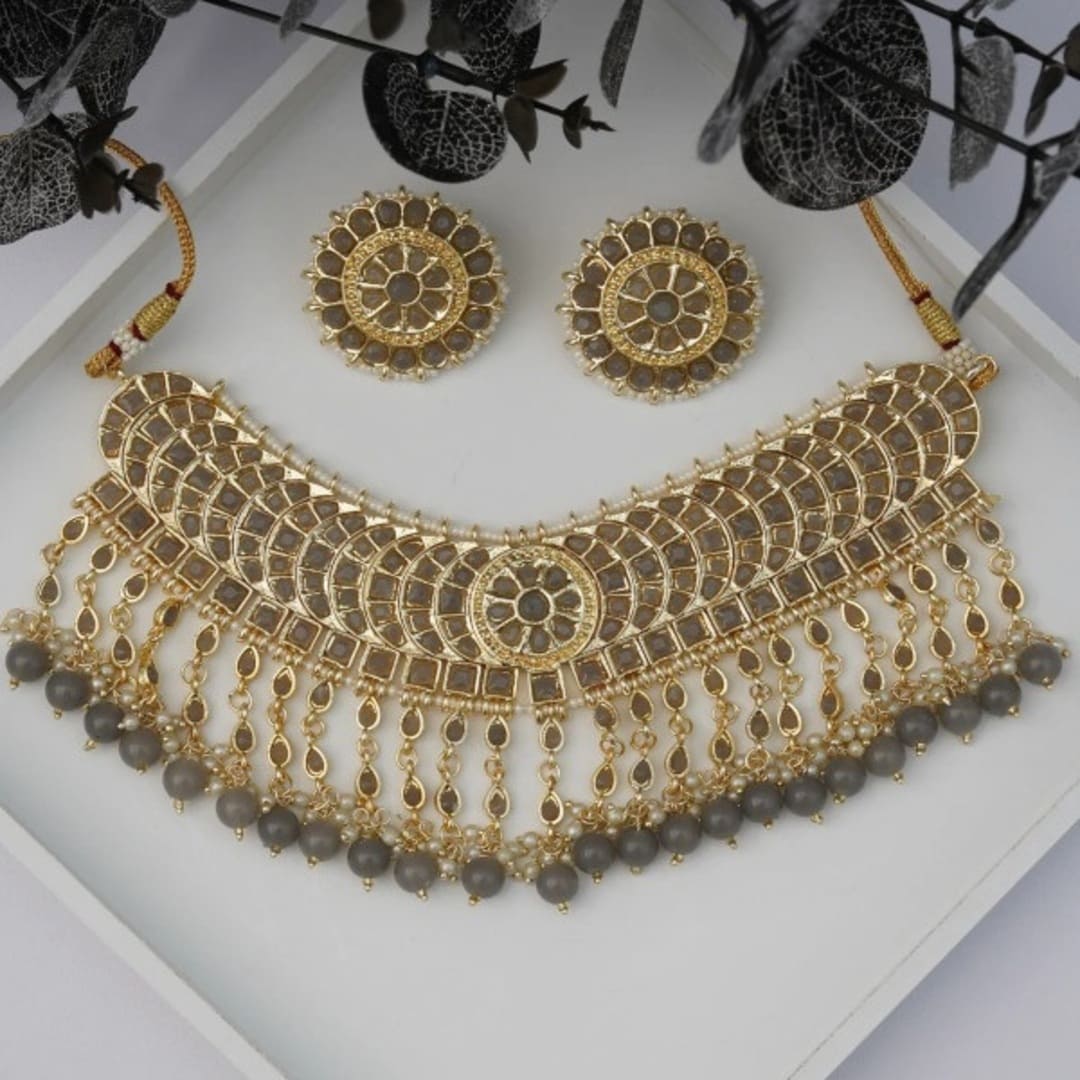 Samita Kundan Choker