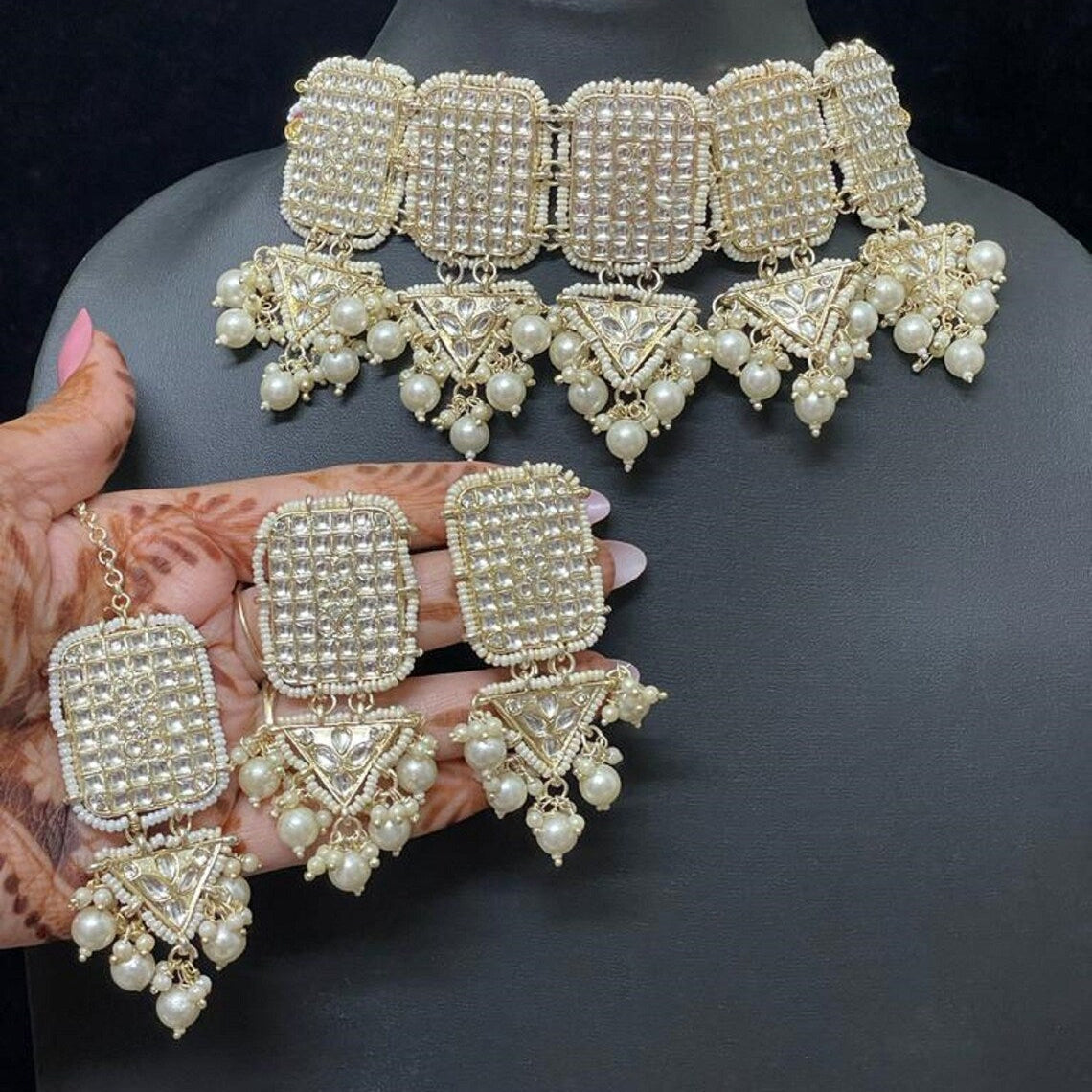 Adweta Square Choker