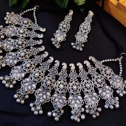 Ambi Design Choker Necklace Set